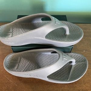 Spongy Rubber Flip Flops